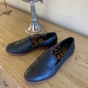✨ Excellent Like-New Black B.O.C. Born Concept Becca Loafers – Size 7 ✨